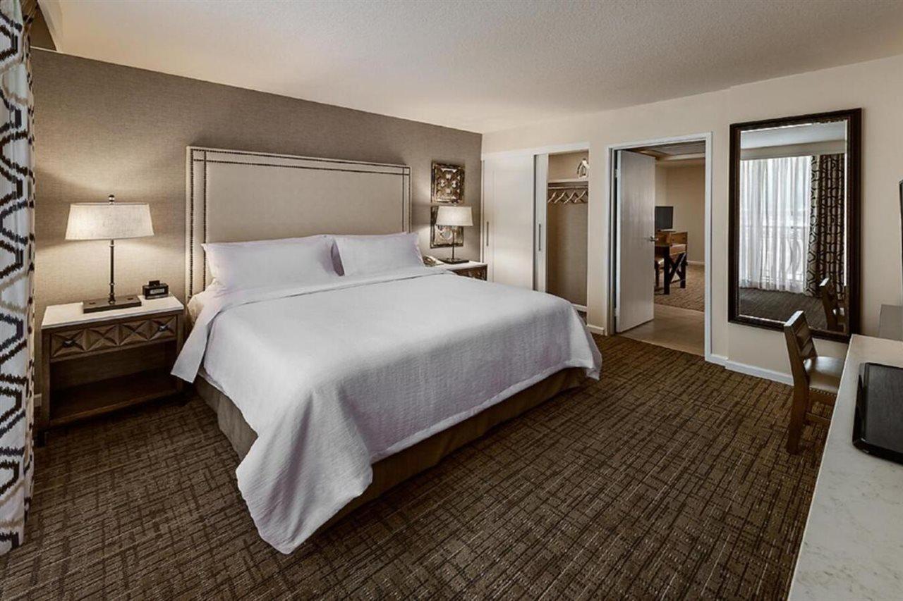Embassy Suites By Hilton Scottsdale Resort Экстерьер фото