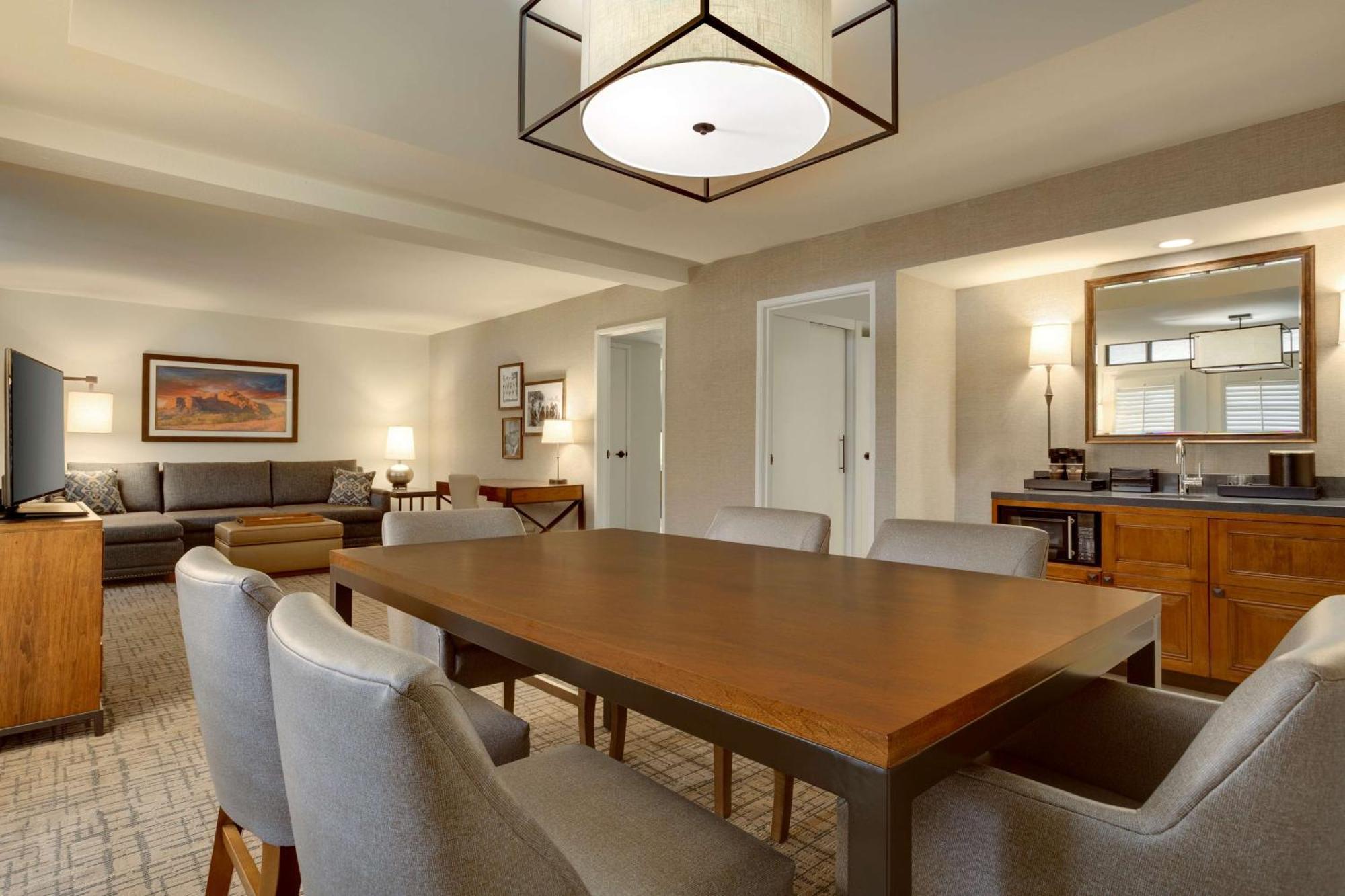 Embassy Suites By Hilton Scottsdale Resort Экстерьер фото