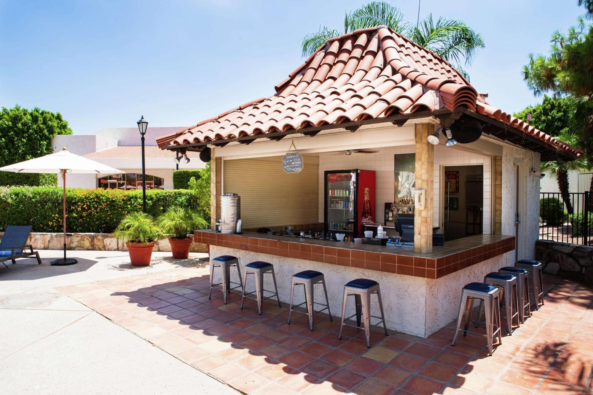 Embassy Suites By Hilton Scottsdale Resort Экстерьер фото