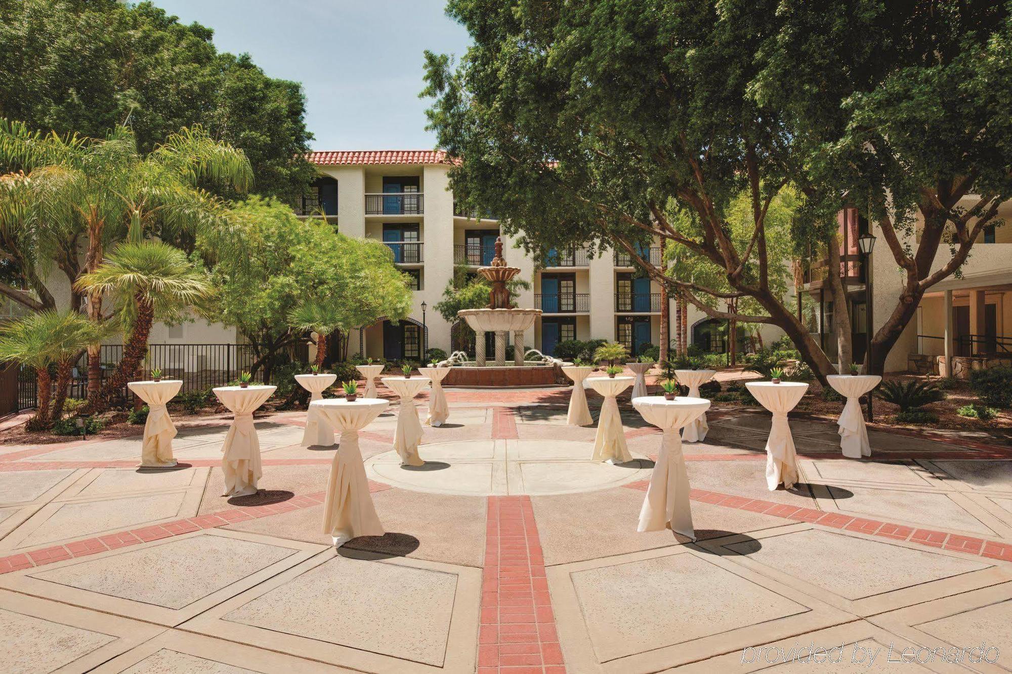Embassy Suites By Hilton Scottsdale Resort Экстерьер фото